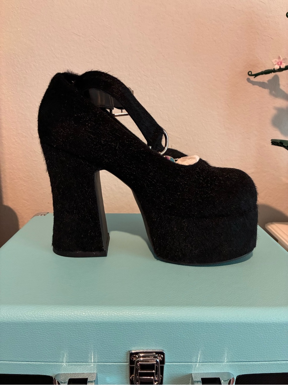Feline good platform heels